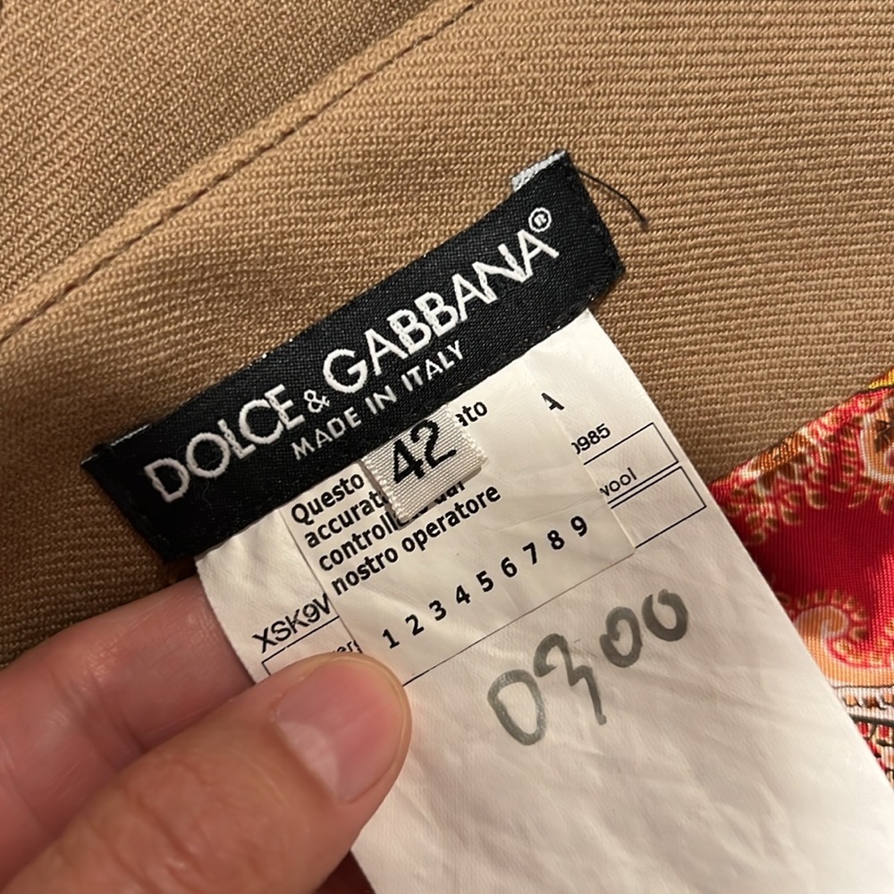 ✋ 🛑 1 hour sale. Dolce & Gabbana, tan pencil skirt, size 42 (US 6) - Picture 11 of 16